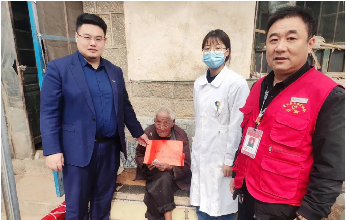 愛(ài)在重陽(yáng)節，慰問(wèn)暖人心